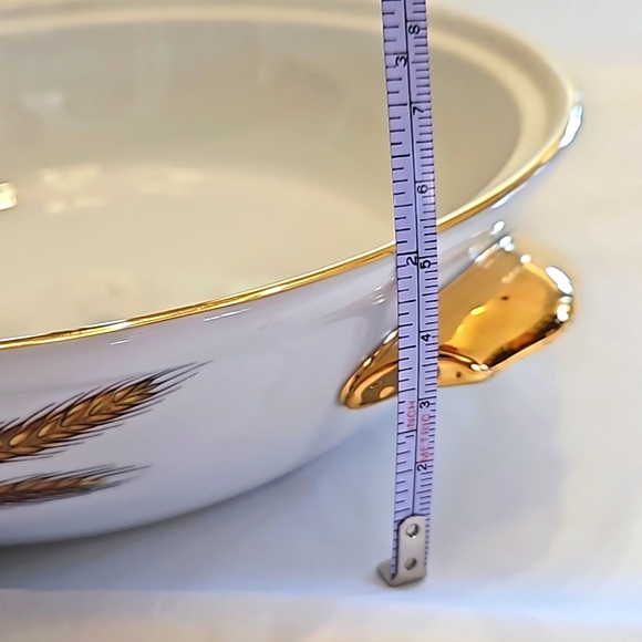 Evesham Gold Covered Casserole. - Picture 9 of 9